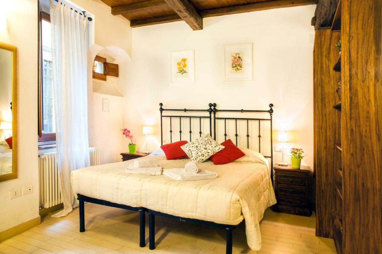 Art Apartment Vicolo Del Panico Florence Exterior photo